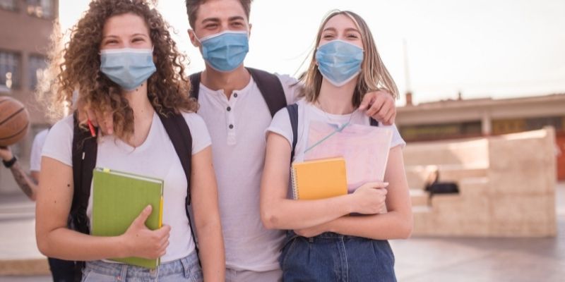 centralllab-test-koronoiou-se-pronomiaki-timi-gia-mathites-kai-foitites